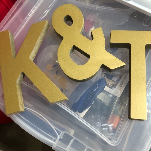 K & T gold block letters - Picture 2 of 2